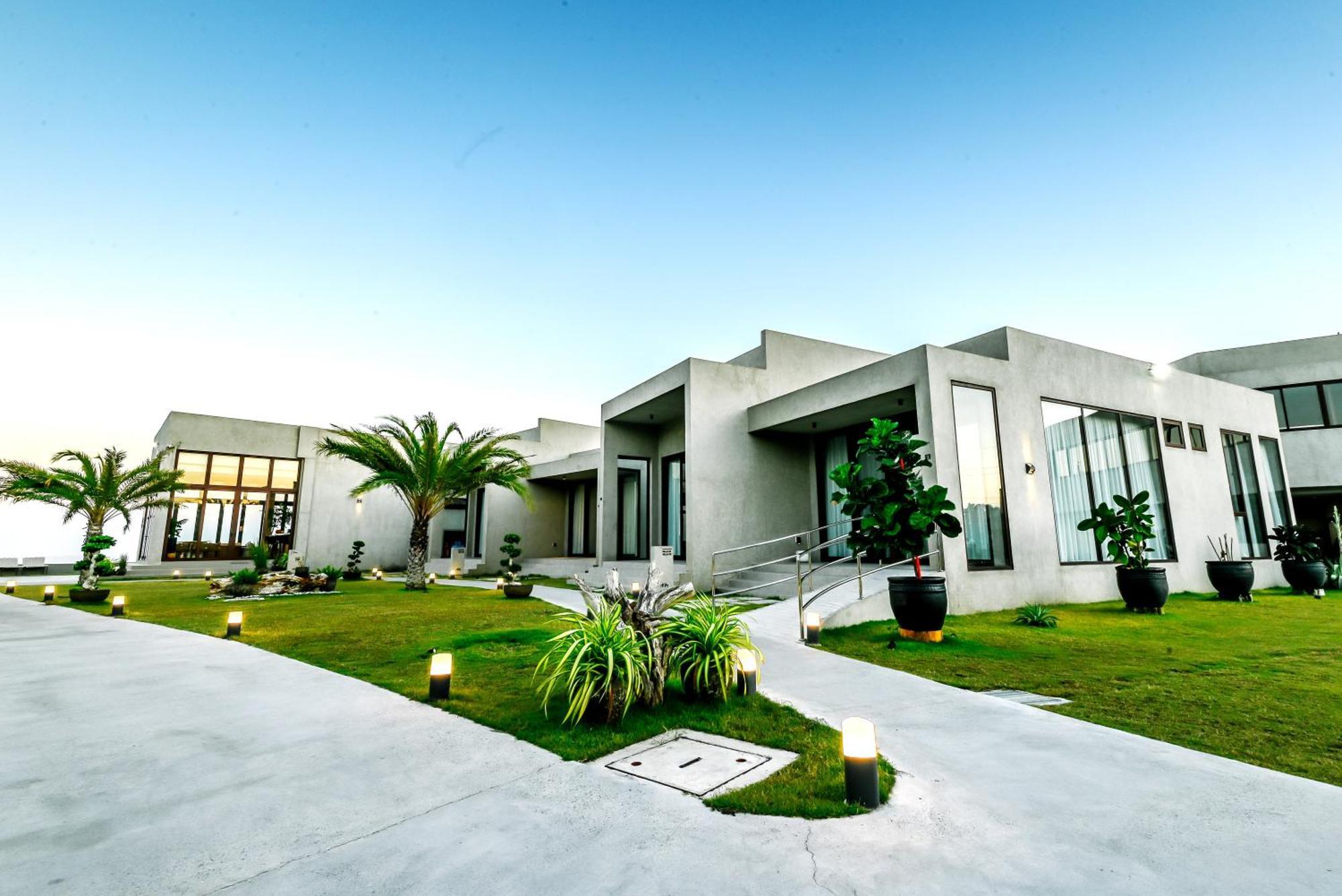 Tana Beach Villas Lian Exterior photo